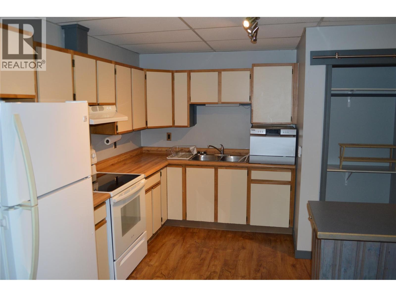 283 Market Avenue, Grand Forks, British Columbia  V0H 1H0 - Photo 33 - 10362472