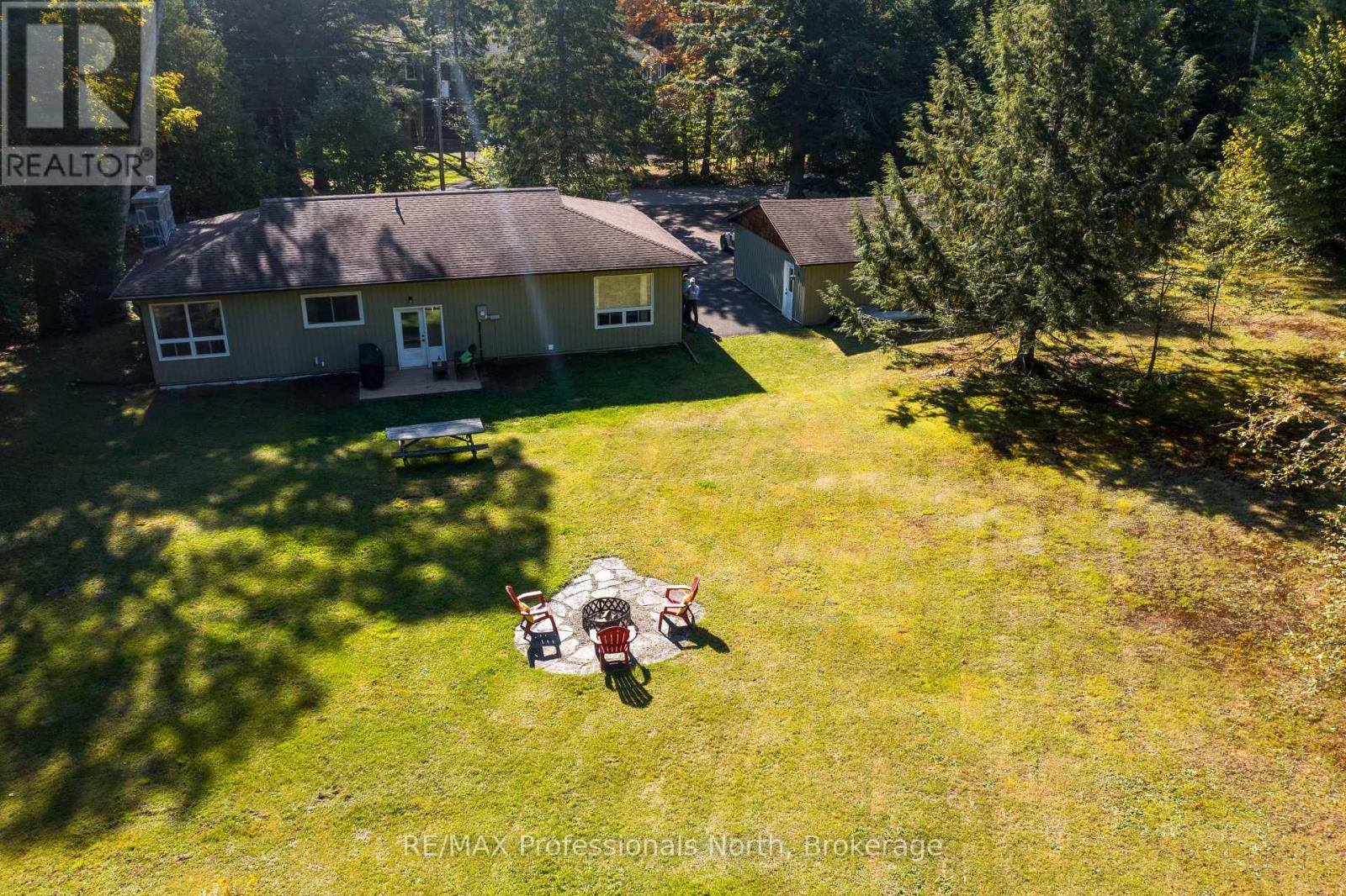 106 Ladell Heights Crescent, Huntsville, Ontario  P0B 1L0 - Photo 5 - X12404622