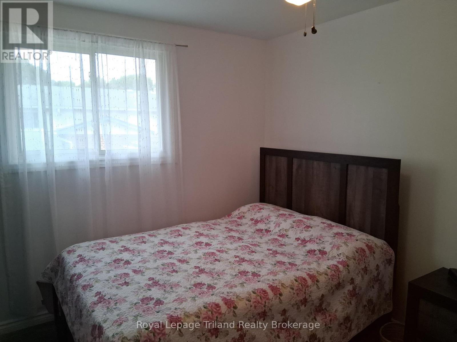 92 Keats Drive, Woodstock, Ontario  N4S 8B8 - Photo 13 - X12350794