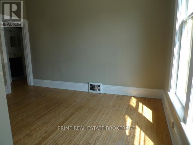 202 Sydenham Street, London East, Ontario  N6A 1W3 - Photo 13 - X12404619