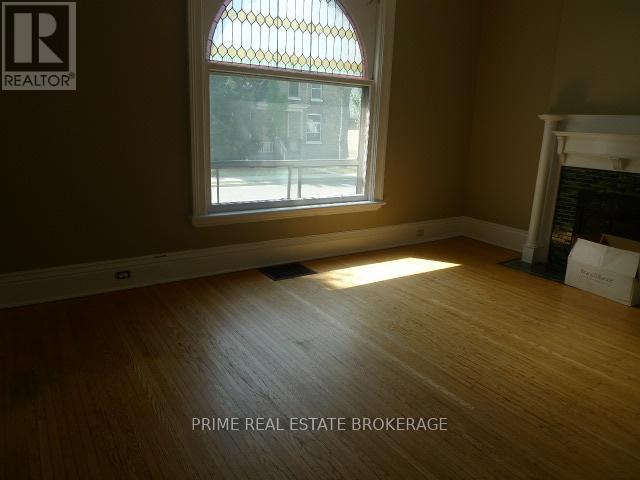 202 Sydenham Street, London East, Ontario  N6A 1W3 - Photo 7 - X12404619