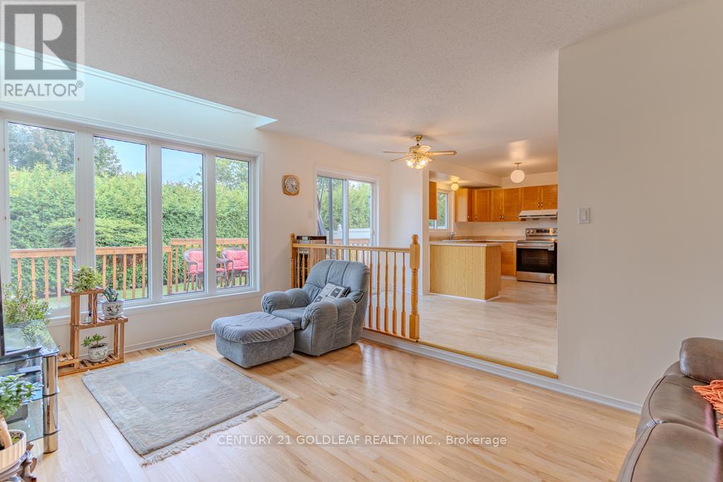 612 Chenier Way, Ottawa, Ontario  K4A 1R1 - Photo 11 - X12404598