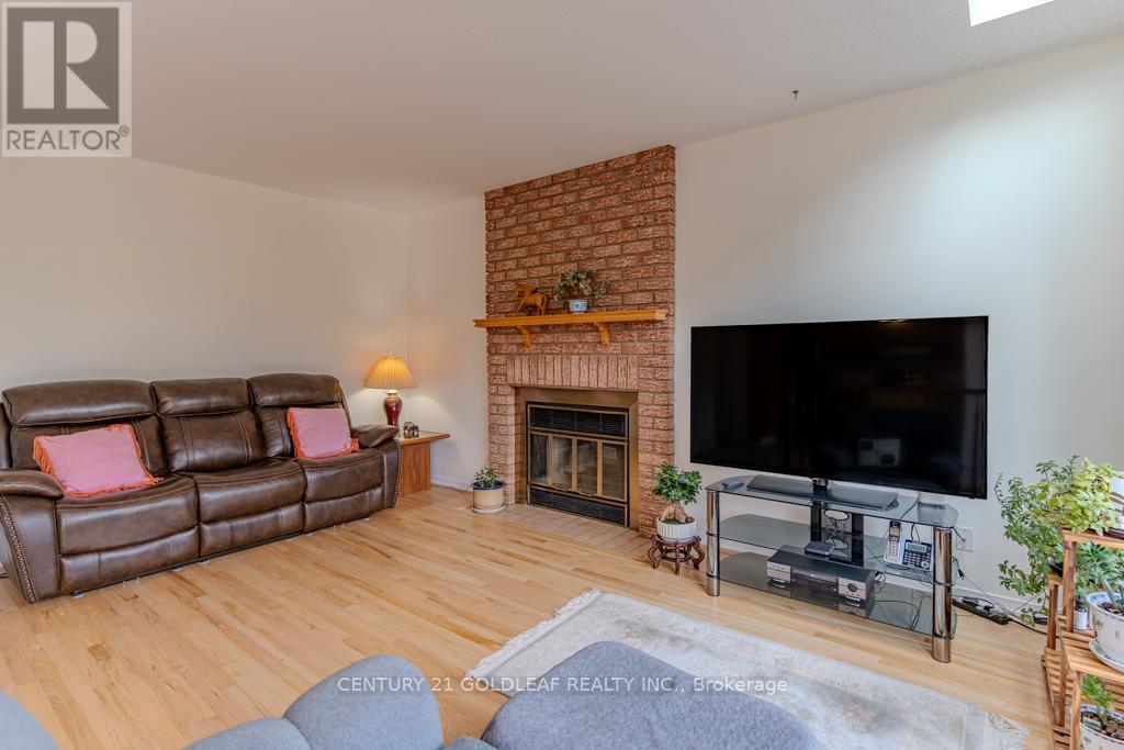 612 Chenier Way, Ottawa, Ontario  K4A 1R1 - Photo 13 - X12404598