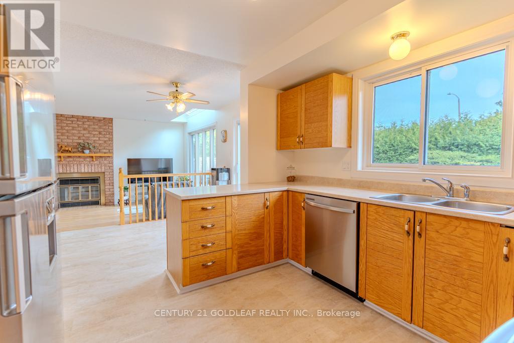 612 Chenier Way, Ottawa, Ontario  K4A 1R1 - Photo 15 - X12404598