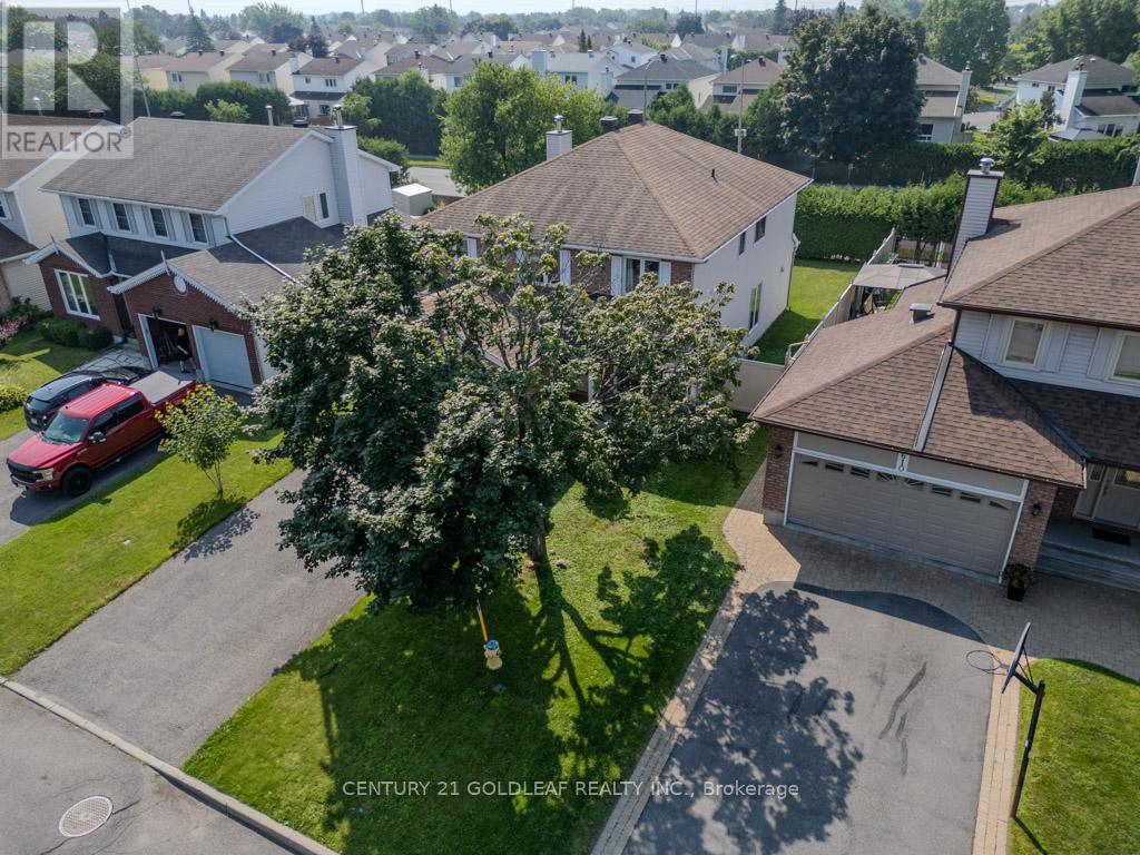 612 Chenier Way, Ottawa, Ontario  K4A 1R1 - Photo 2 - X12404598