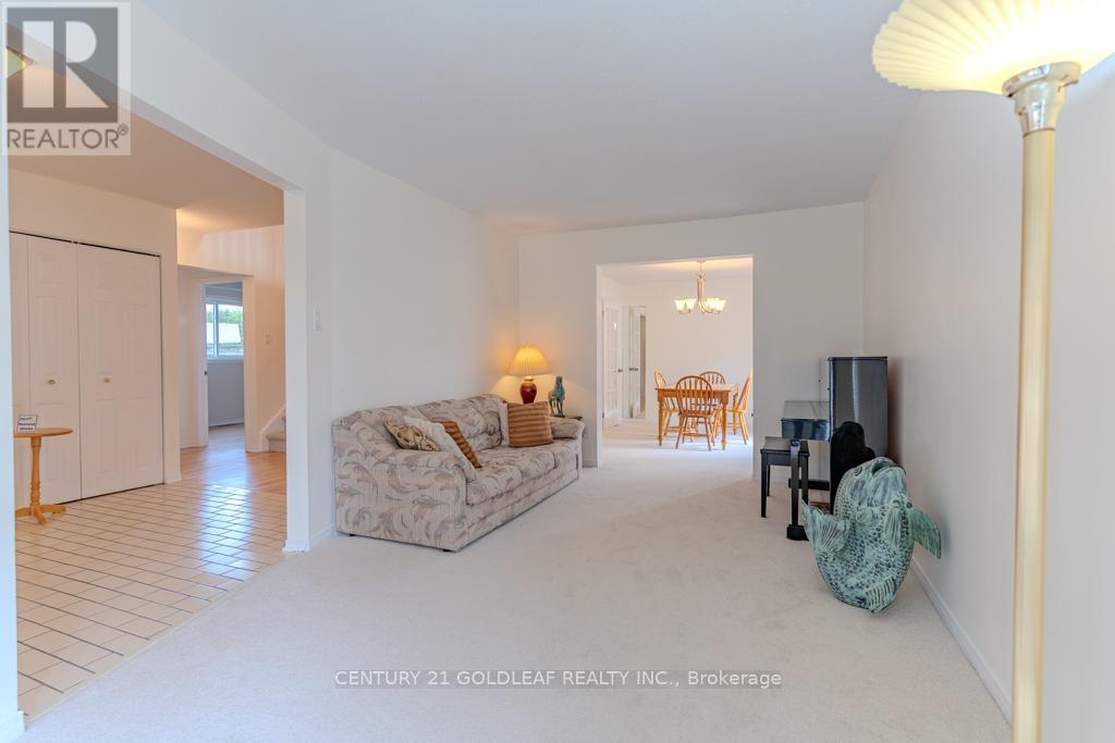 612 Chenier Way, Ottawa, Ontario  K4A 1R1 - Photo 7 - X12404598