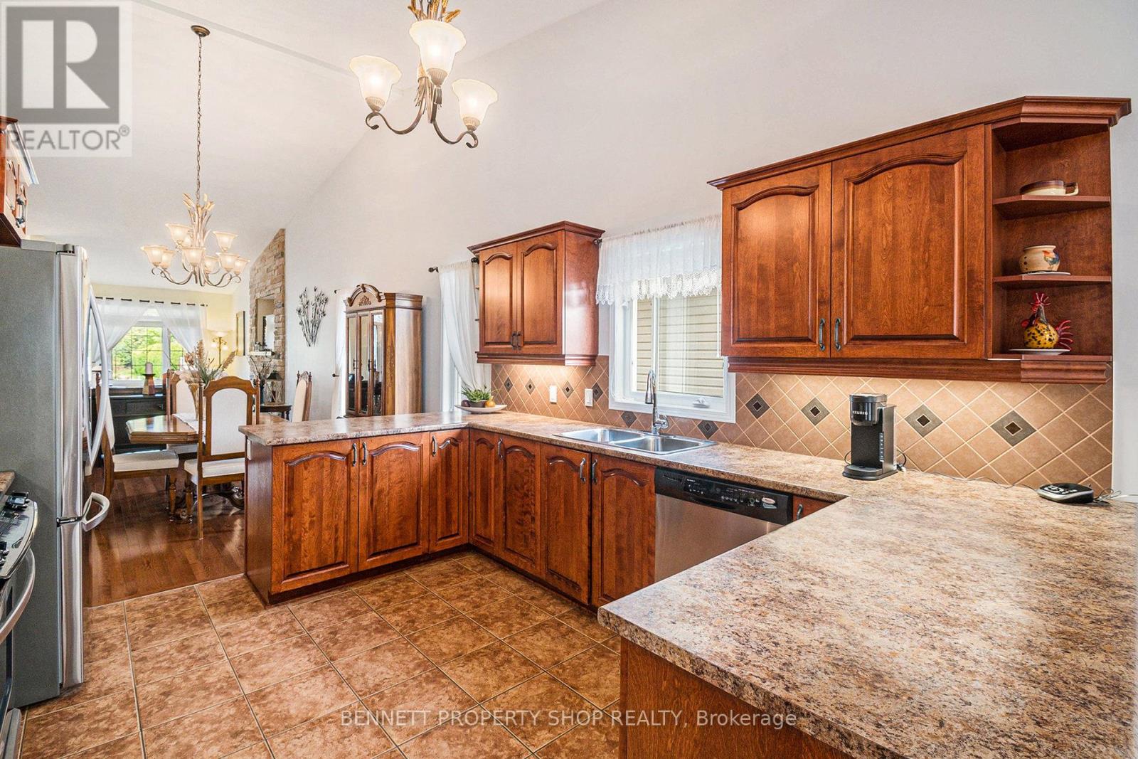 460 Jasper Crescent, Clarence-Rockland, Ontario  K4K 0C7 - Photo 12 - X12404601