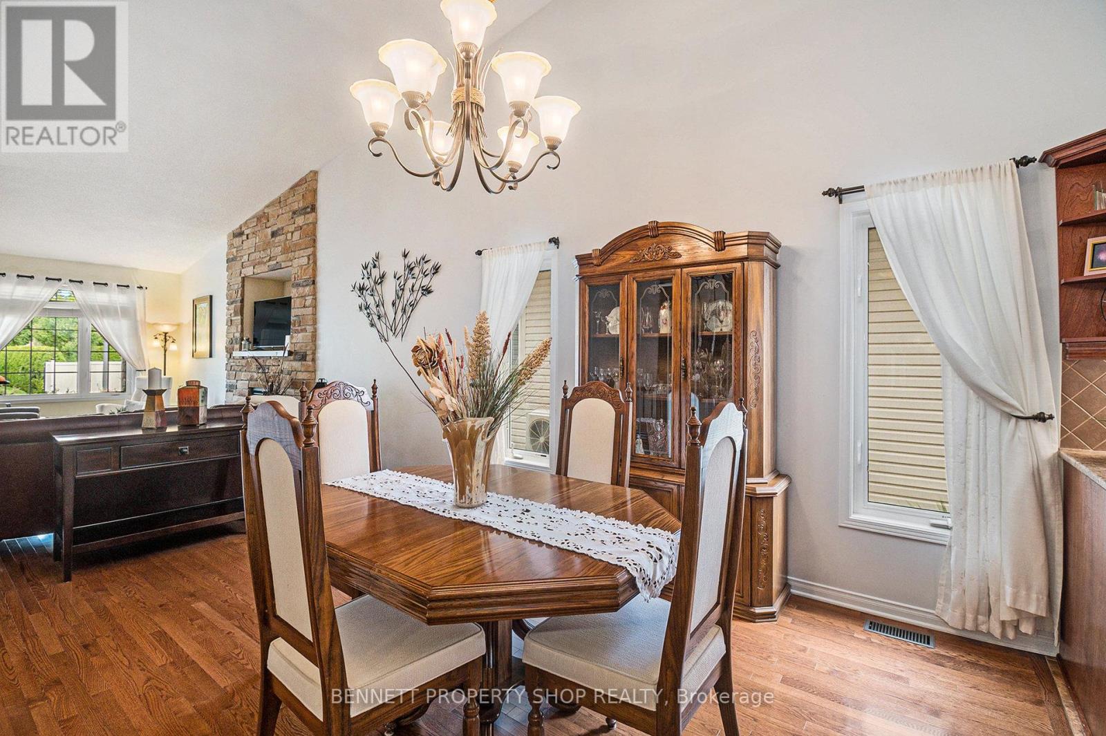 460 Jasper Crescent, Clarence-Rockland, Ontario  K4K 0C7 - Photo 8 - X12404601