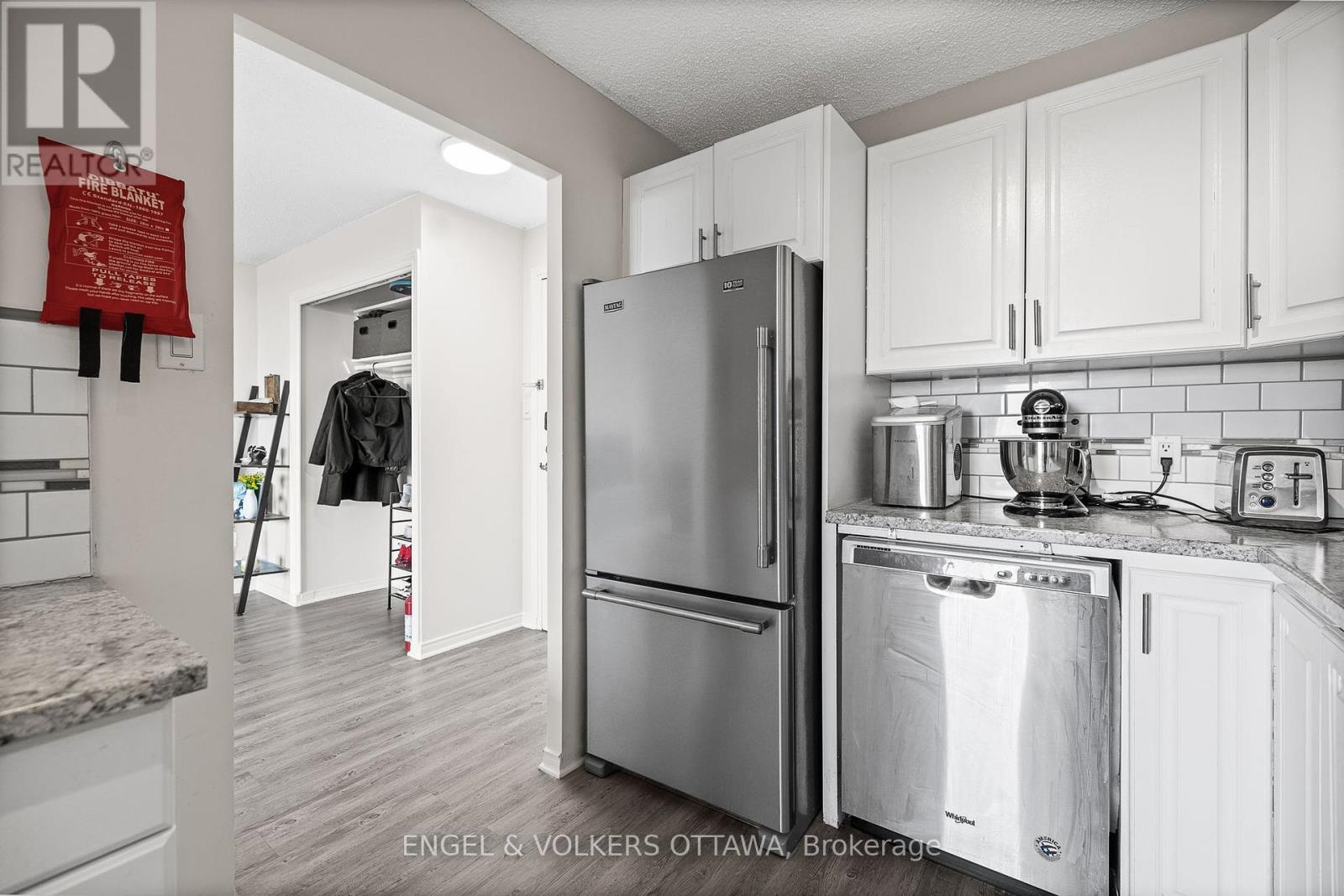 1404 - 665 Bathgate Drive, Ottawa, Ontario  K1K 3Y4 - Photo 11 - X12404624