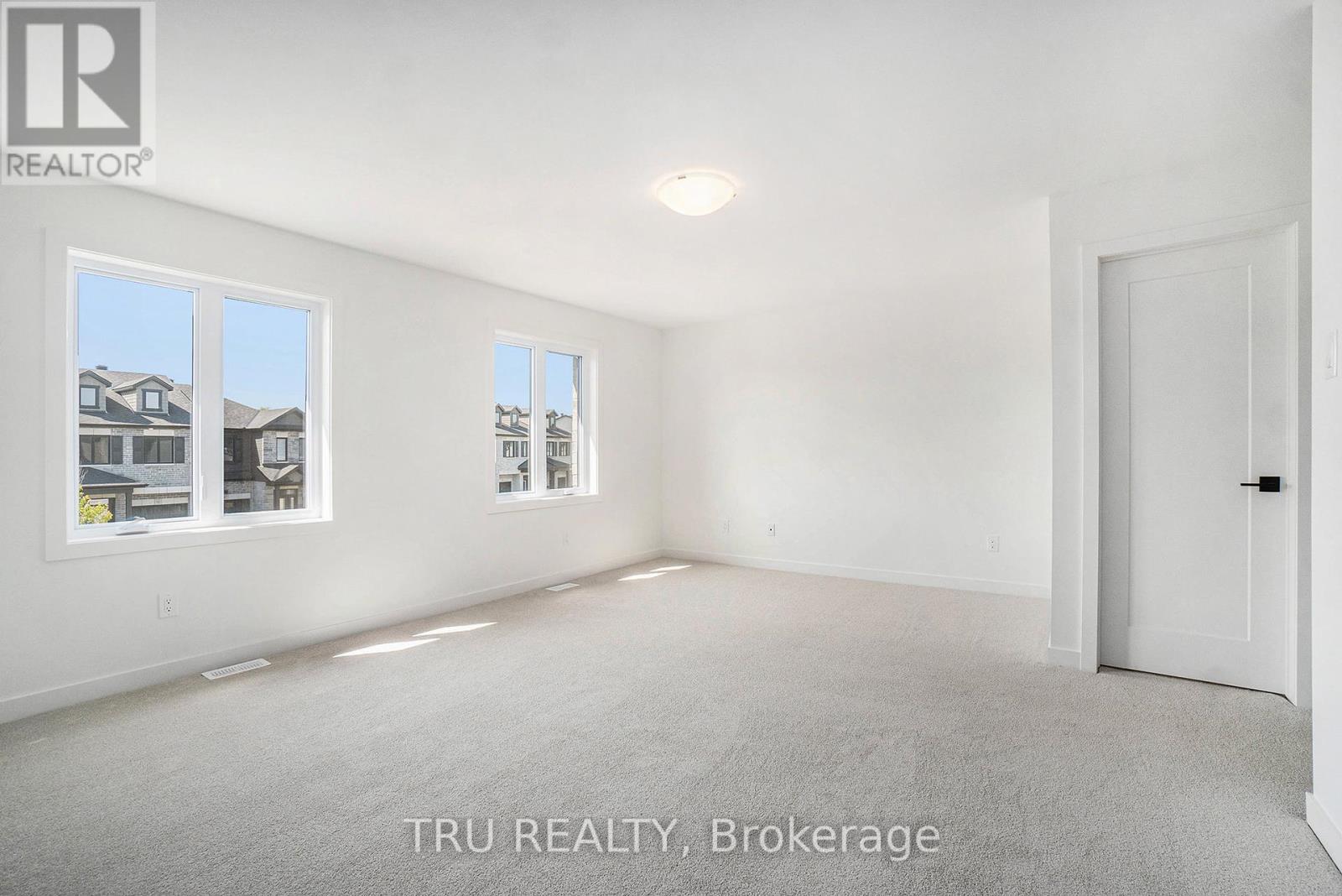 941 Cologne Street, Russell, Ontario  K0A 1W0 - Photo 12 - X12404637