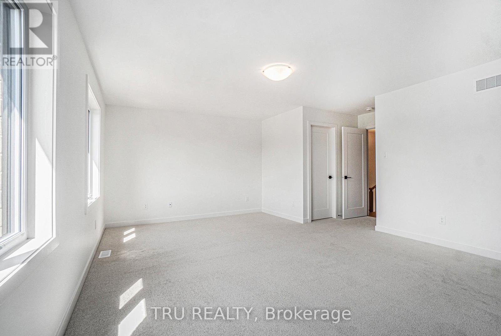 941 Cologne Street, Russell, Ontario  K0A 1W0 - Photo 13 - X12404637