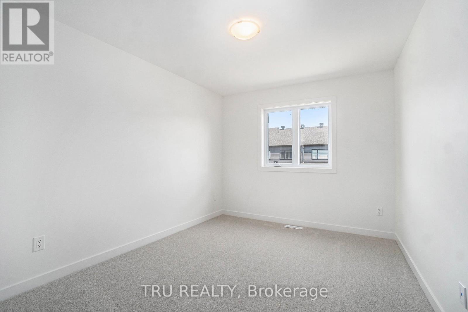 941 Cologne Street, Russell, Ontario  K0A 1W0 - Photo 16 - X12404637