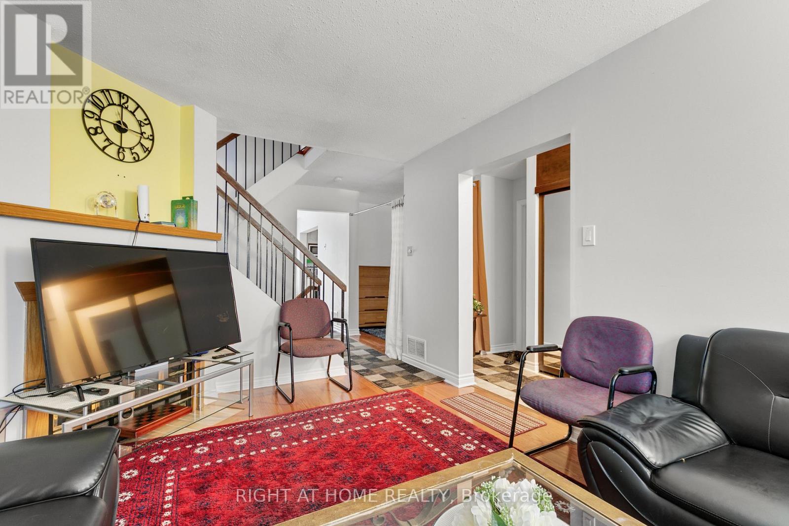 3142 Dumaurier Avenue, Ottawa, Ontario  K2B 8R1 - Photo 6 - X12404653