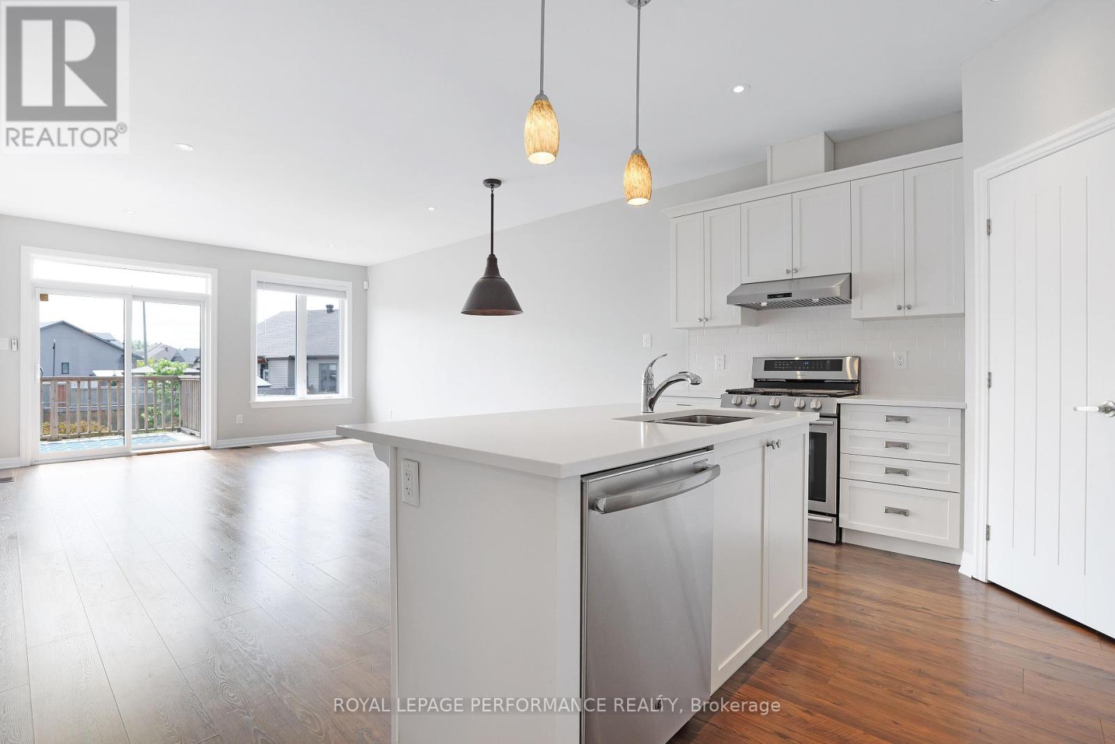 710 Maurice Stead Street, Mississippi Mills, Ontario  K0A 1A0 - Photo 6 - X12404658