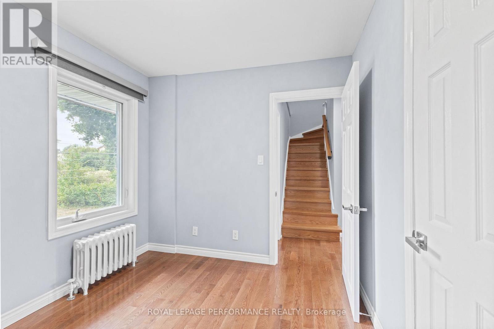 10 Argue Drive, Ottawa, Ontario  K2E 6S1 - Photo 11 - X12404664