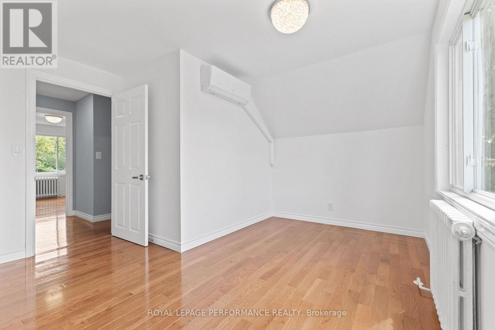 10 Argue Drive, Ottawa, Ontario  K2E 6S1 - Photo 15 - X12404664