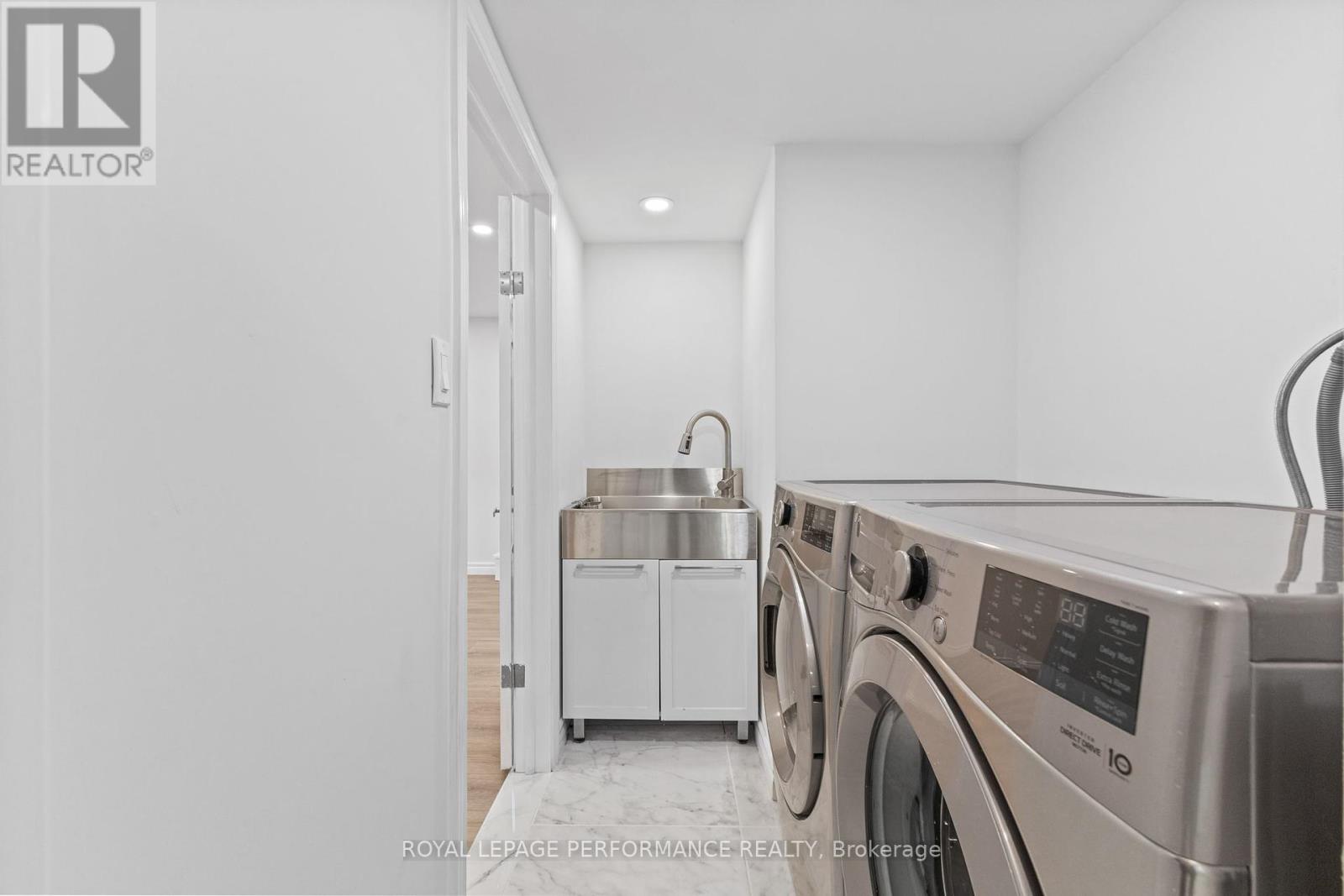 10 Argue Drive, Ottawa, Ontario  K2E 6S1 - Photo 24 - X12404664