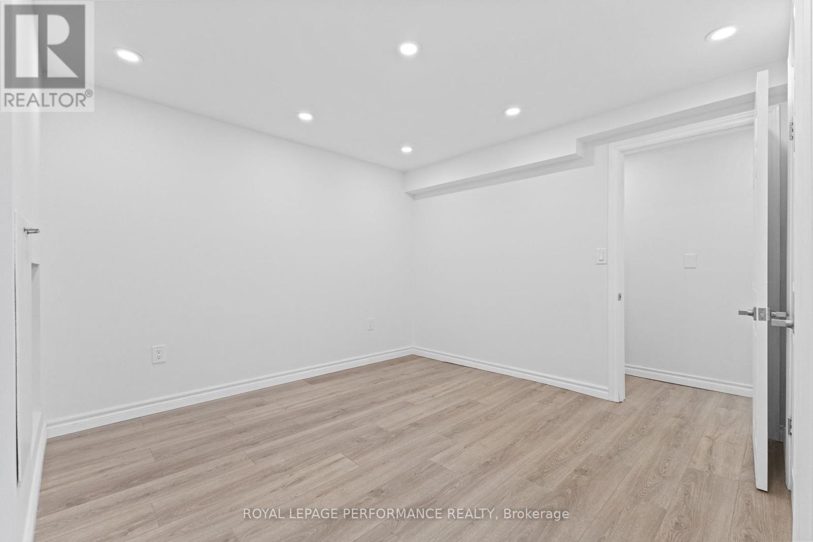 10 Argue Drive, Ottawa, Ontario  K2E 6S1 - Photo 31 - X12404664