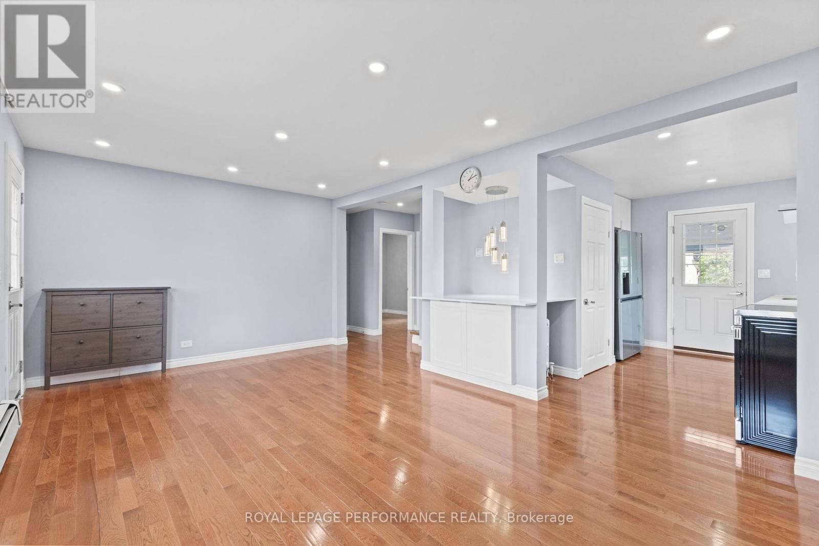 10 Argue Drive, Ottawa, Ontario  K2E 6S1 - Photo 43 - X12404664