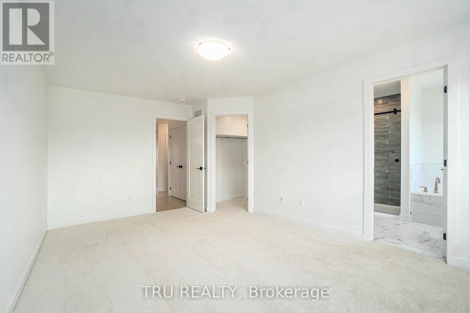 939 Cologne Street, Russell, Ontario  K0A 1W0 - Photo 12 - X12404665