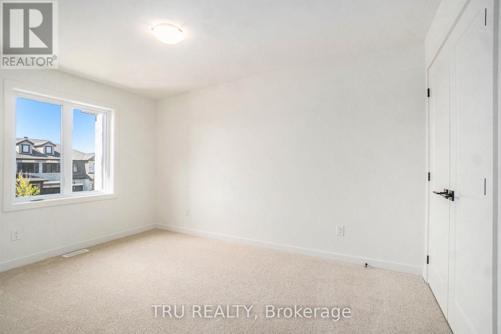 939 Cologne Street, Russell, Ontario  K0A 1W0 - Photo 16 - X12404665