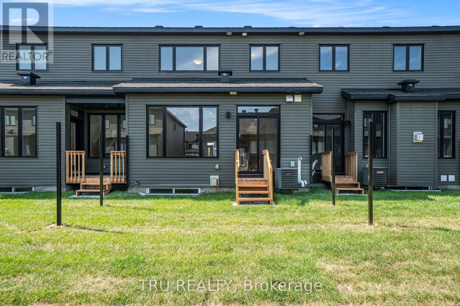 939 Cologne Street, Russell, Ontario  K0A 1W0 - Photo 22 - X12404665