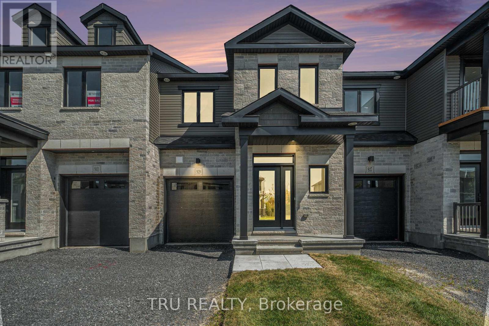 939 Cologne Street, Russell, Ontario  K0A 1W0 - Photo 23 - X12404665