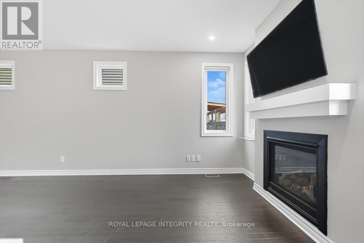 707 Des Aubepines Drive, Ottawa, Ontario  K4A 1C1 - Photo 10 - X12404666
