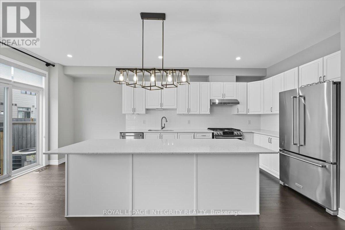 707 Des Aubepines Drive, Ottawa, Ontario  K4A 1C1 - Photo 12 - X12404666