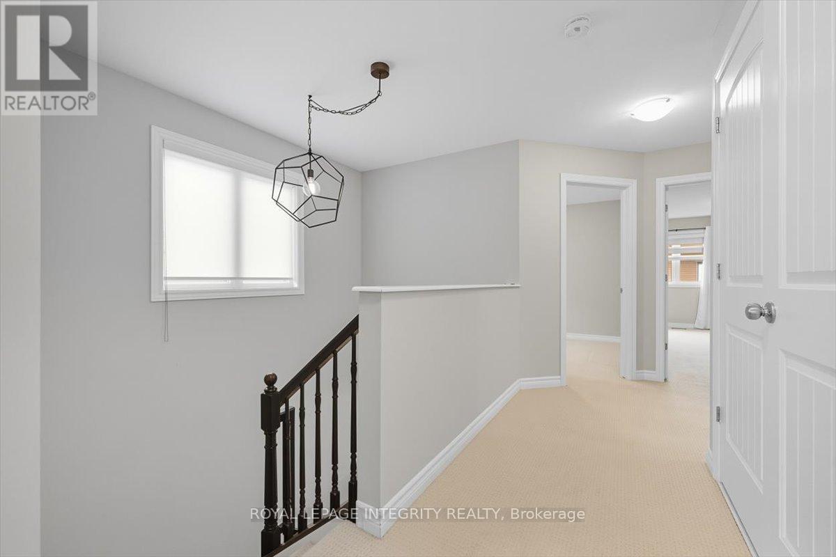 707 Des Aubepines Drive, Ottawa, Ontario  K4A 1C1 - Photo 18 - X12404666