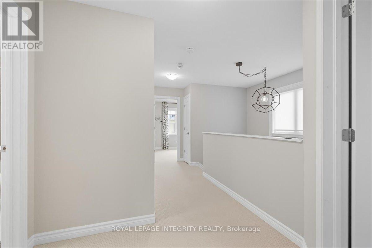 707 Des Aubepines Drive, Ottawa, Ontario  K4A 1C1 - Photo 23 - X12404666