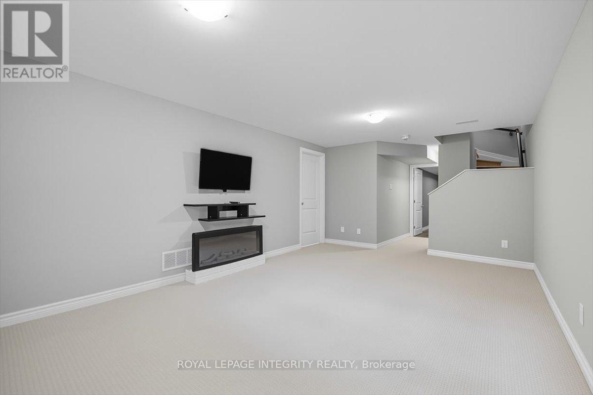 707 Des Aubepines Drive, Ottawa, Ontario  K4A 1C1 - Photo 32 - X12404666