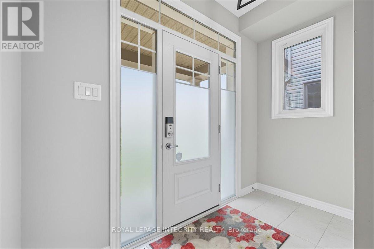 707 Des Aubepines Drive, Ottawa, Ontario  K4A 1C1 - Photo 4 - X12404666