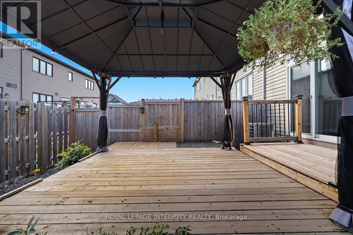 707 Des Aubepines Drive, Ottawa, Ontario  K4A 1C1 - Photo 40 - X12404666