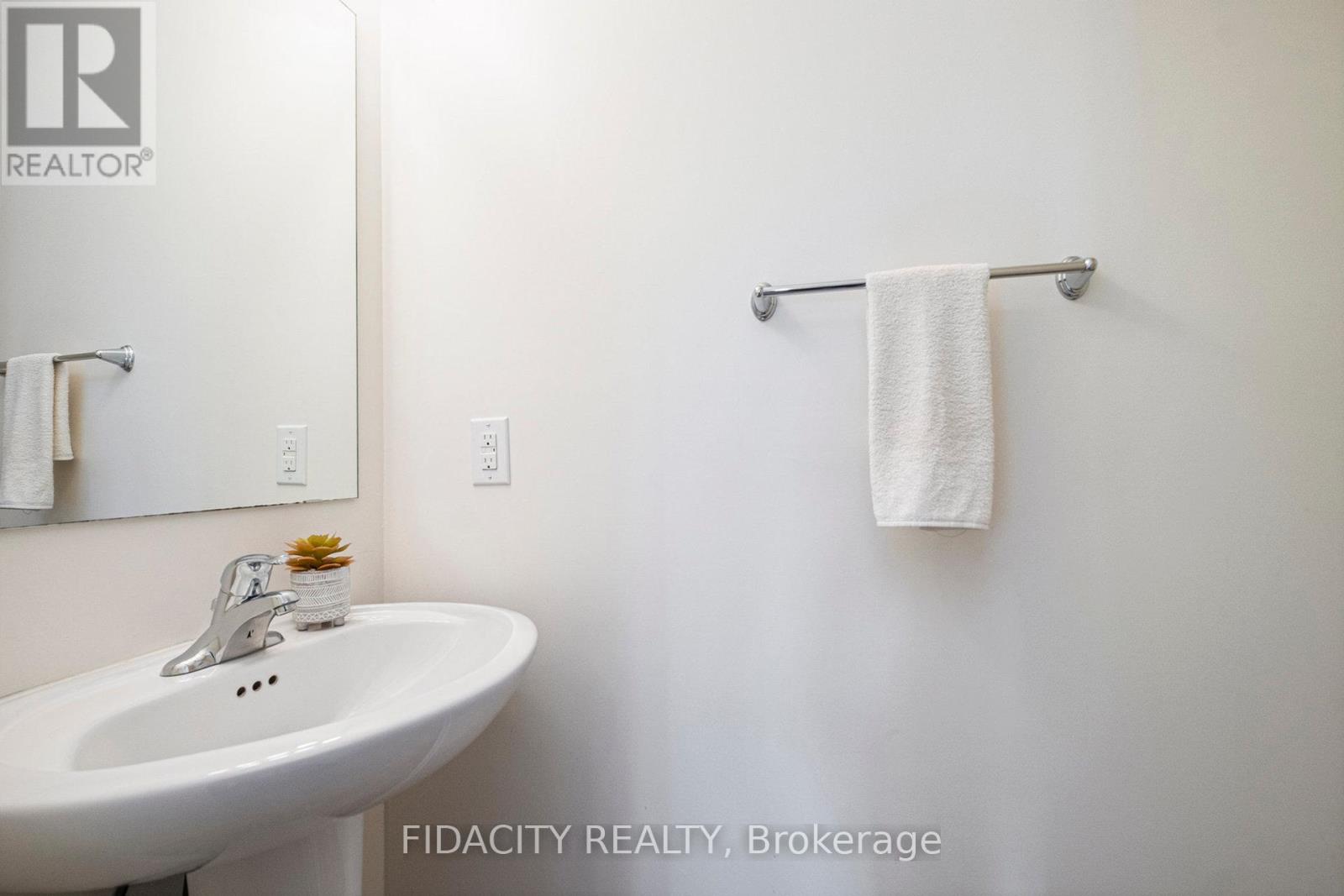 3391 Cambrian Road, Ottawa, Ontario  K2J 1S3 - Photo 12 - X12404686