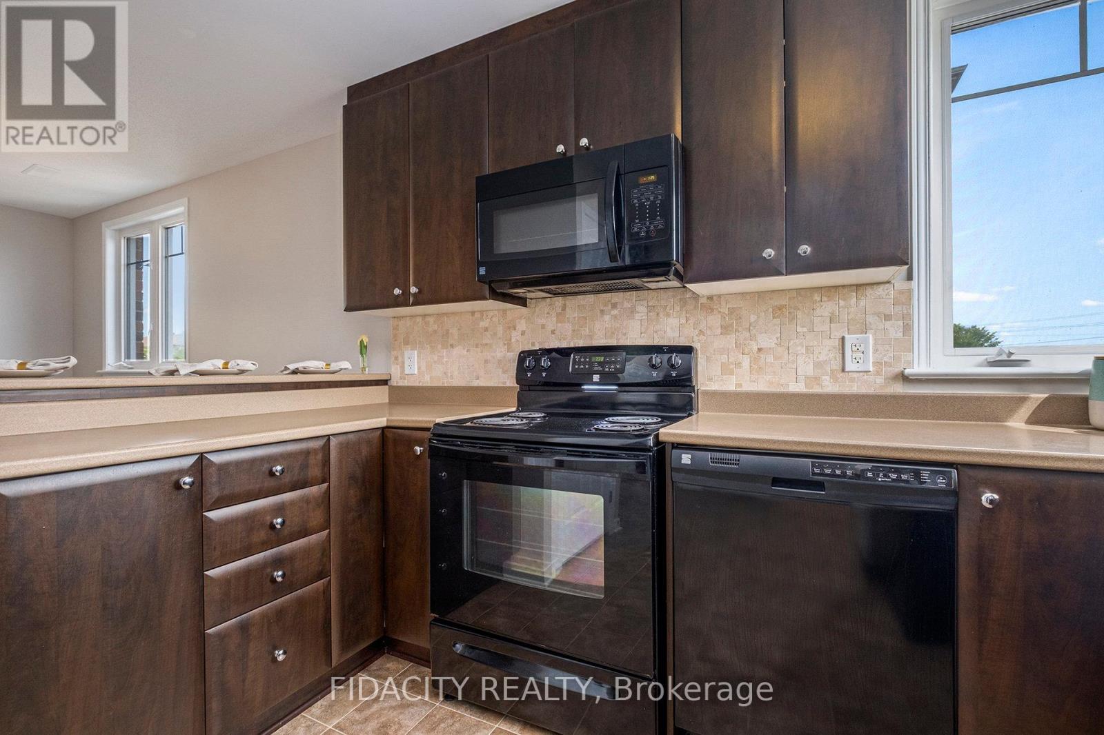 3391 Cambrian Road, Ottawa, Ontario  K2J 1S3 - Photo 8 - X12404686