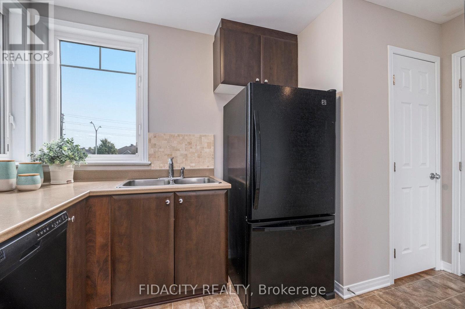 3391 Cambrian Road, Ottawa, Ontario  K2J 1S3 - Photo 9 - X12404686