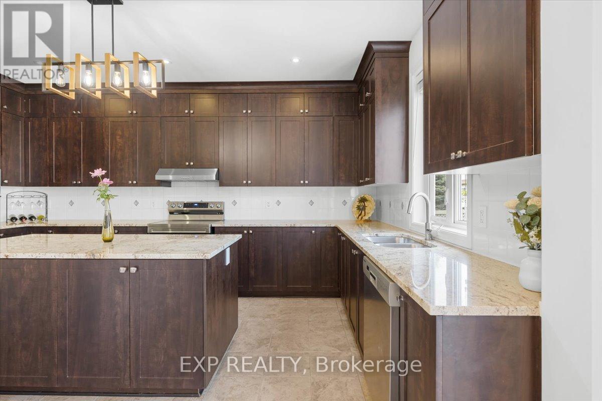 300 Grayburn Way, Ottawa, Ontario  K2J 0V8 - Photo 15 - X12404728