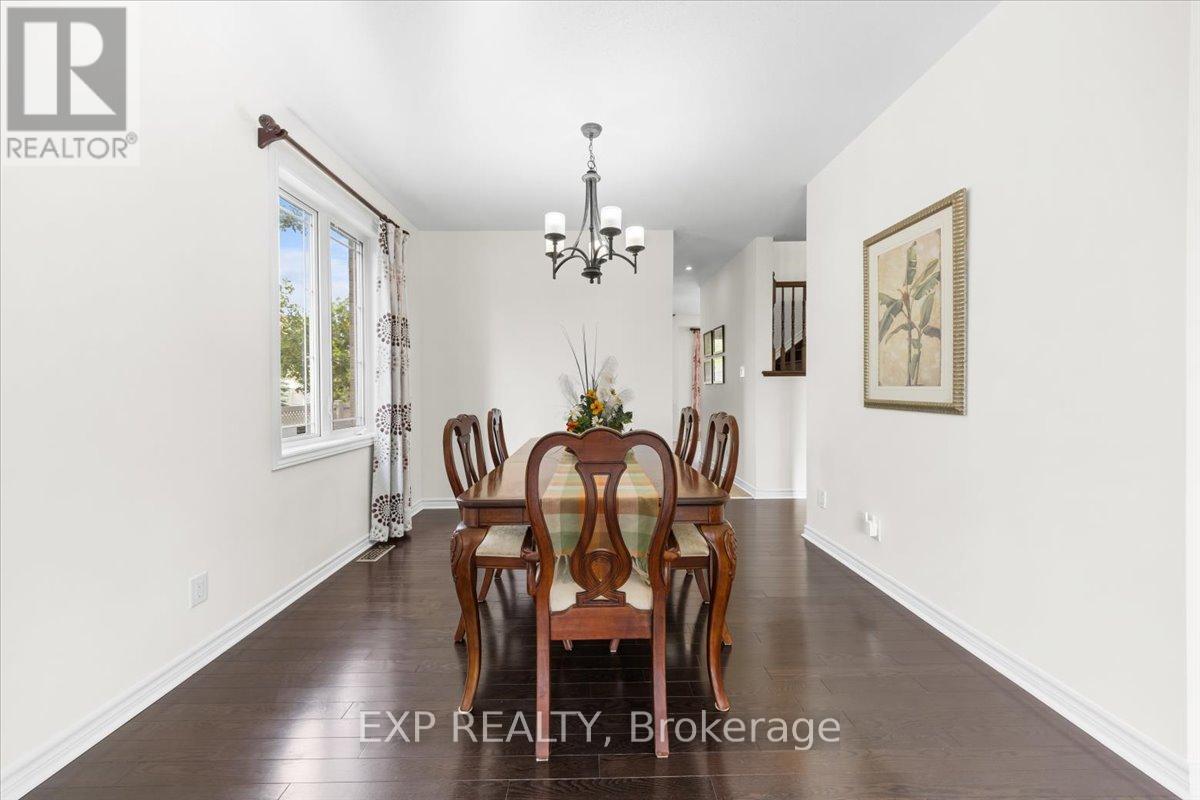 300 Grayburn Way, Ottawa, Ontario  K2J 0V8 - Photo 17 - X12404728