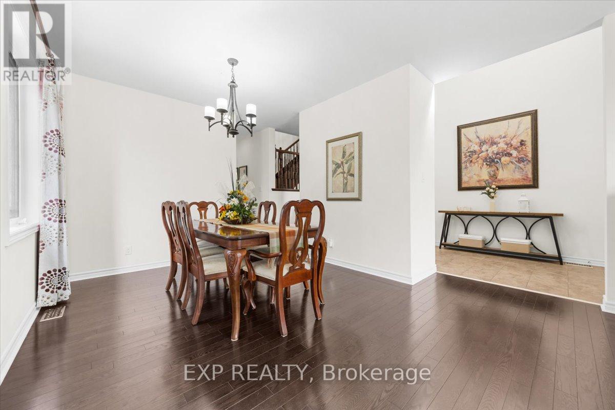 300 Grayburn Way, Ottawa, Ontario  K2J 0V8 - Photo 18 - X12404728