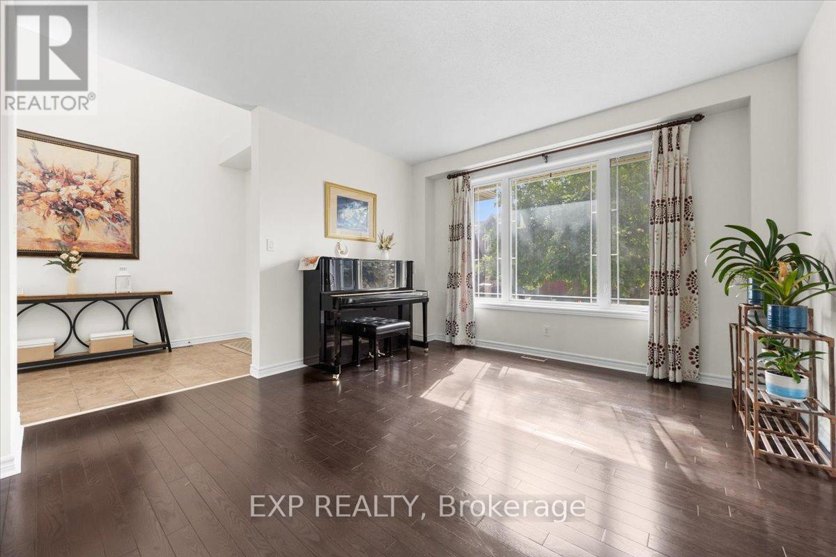300 Grayburn Way, Ottawa, Ontario  K2J 0V8 - Photo 19 - X12404728