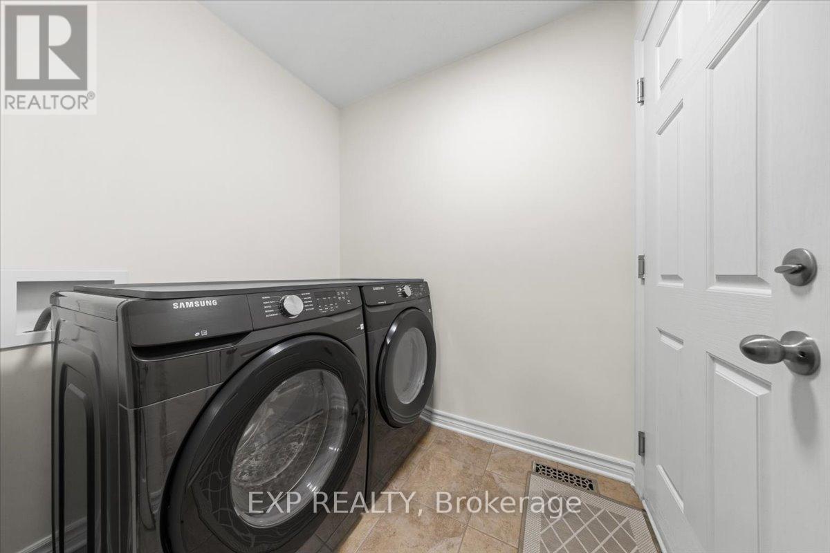 300 Grayburn Way, Ottawa, Ontario  K2J 0V8 - Photo 21 - X12404728