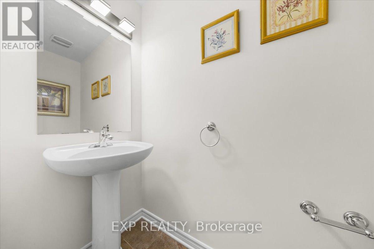 300 Grayburn Way, Ottawa, Ontario  K2J 0V8 - Photo 22 - X12404728