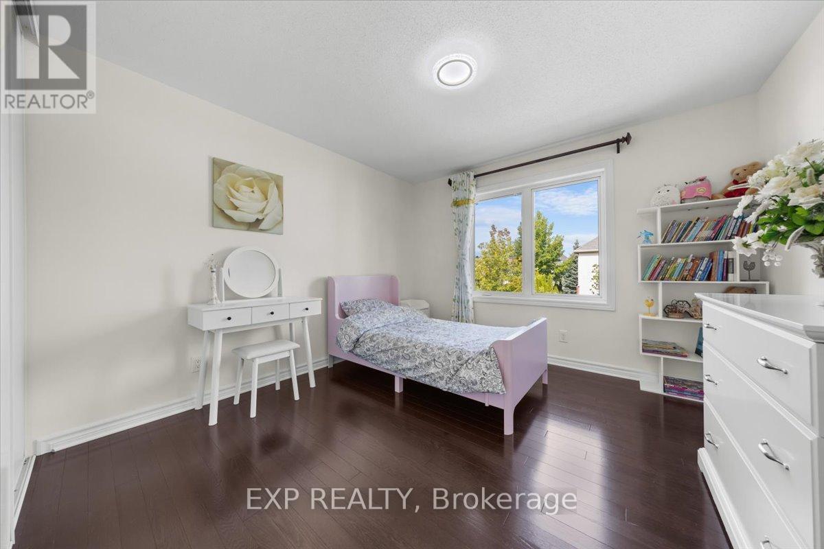 300 Grayburn Way, Ottawa, Ontario  K2J 0V8 - Photo 26 - X12404728