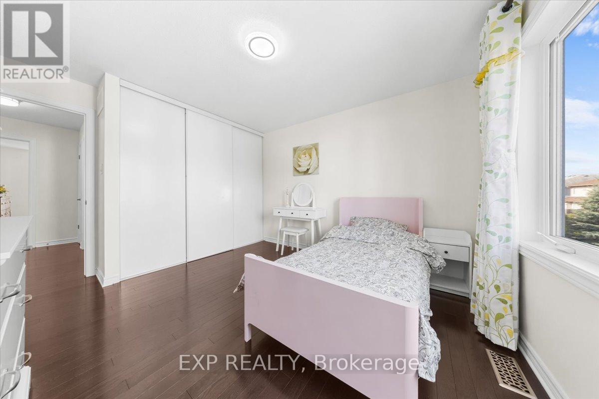 300 Grayburn Way, Ottawa, Ontario  K2J 0V8 - Photo 27 - X12404728