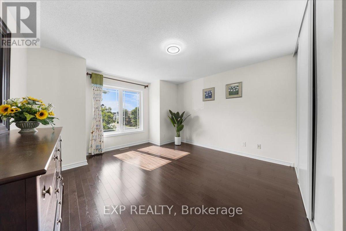 300 Grayburn Way, Ottawa, Ontario  K2J 0V8 - Photo 29 - X12404728