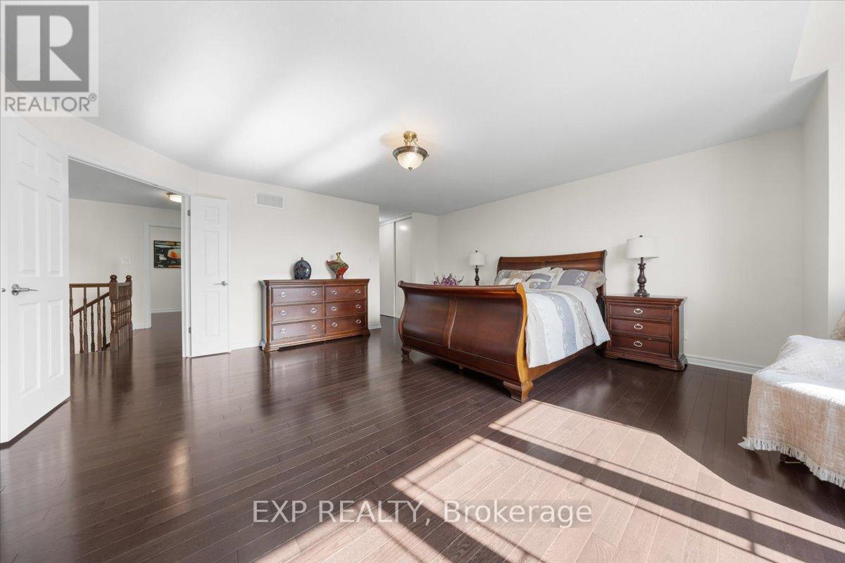 300 Grayburn Way, Ottawa, Ontario  K2J 0V8 - Photo 32 - X12404728