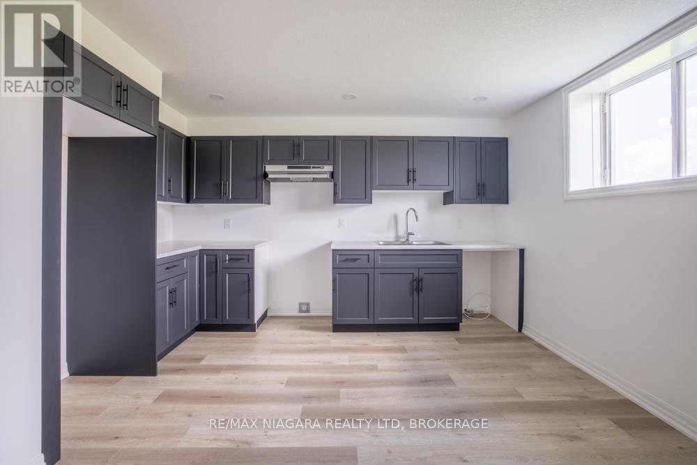 Lower - 158 Hillcrest Road, Port Colborne, Ontario  L3K 6E4 - Photo 6 - X12404587