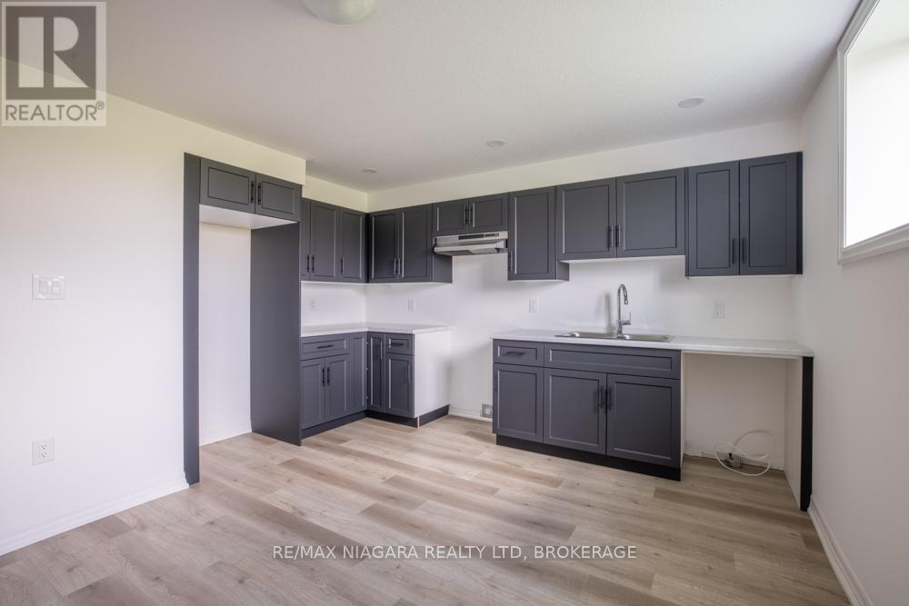 Lower - 158 Hillcrest Road, Port Colborne, Ontario  L3K 6E4 - Photo 7 - X12404587