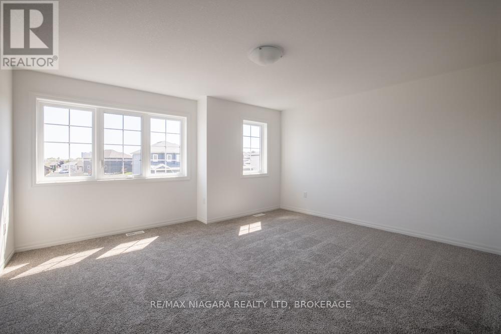 Main - 158 Hillcrest Road, Port Colborne, Ontario  L3K 6E4 - Photo 12 - X12404591